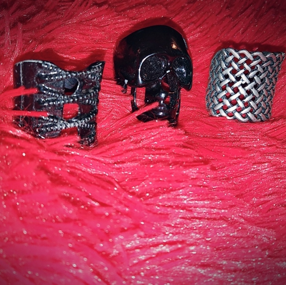🔴🔴SOLD!!!🔴🔴Costume Rings - Picture 2 of 2